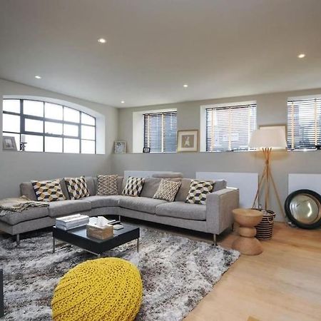 Manhattan Style Apartment In Fulham Лондон Екстериор снимка