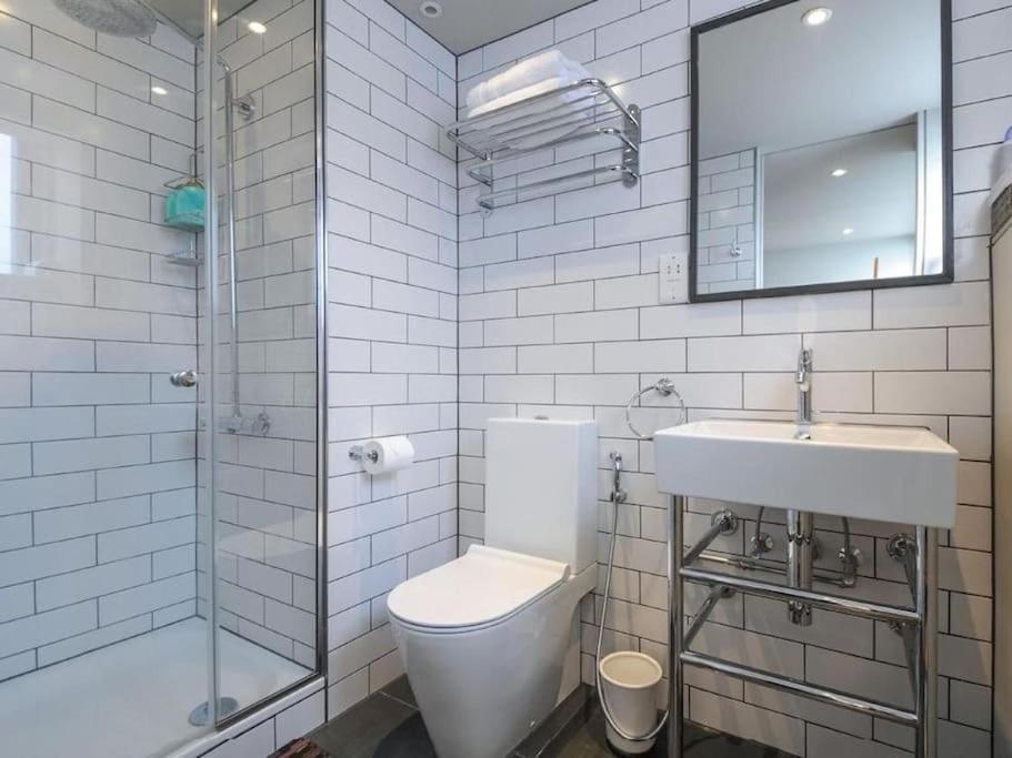 Manhattan Style Apartment In Fulham Лондон Екстериор снимка